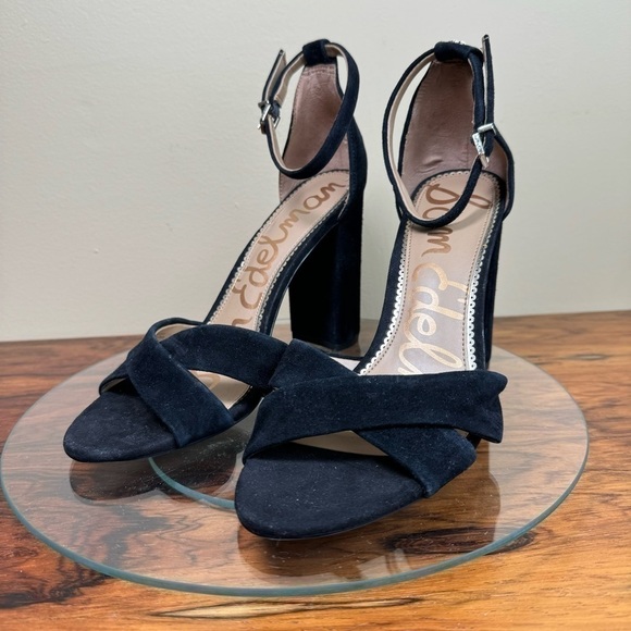 NEW Sam Edelman Yancy Suede Heels - Picture 9 of 15
